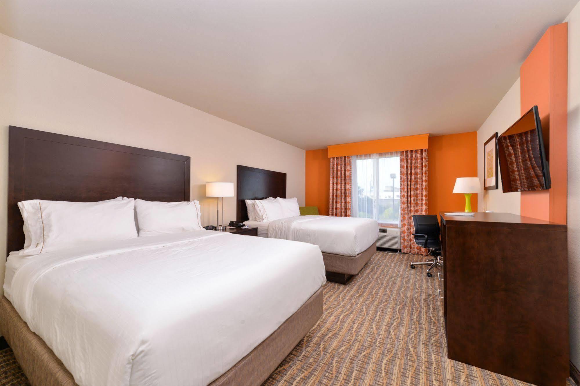 Holiday Inn Express Tomball By Ihg Exterior foto